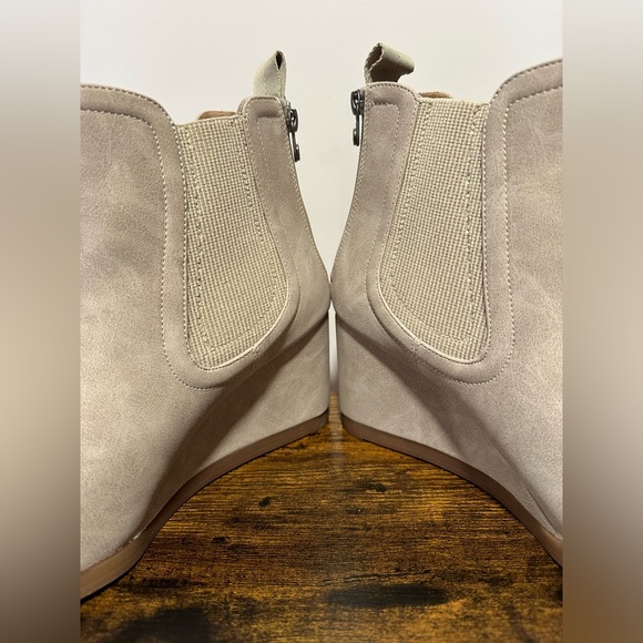 Blowfish Malibu Women’s Whitesands  Wedge Booties NWT Various Sizes - Picture 6 of 7